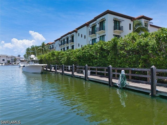 1500 5th AVE S, Naples, FL 34102