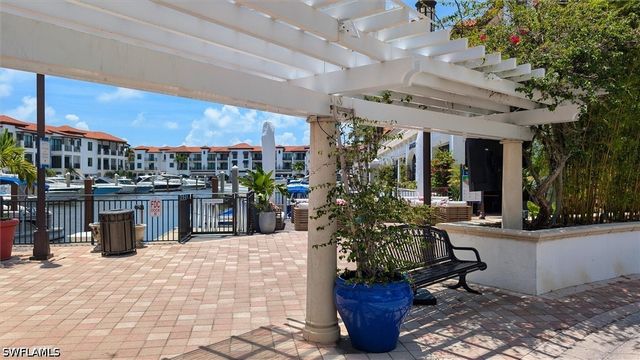 1500 5th AVE S, Naples, FL 34102