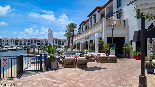 1500 5th AVE S, Naples, FL 34102