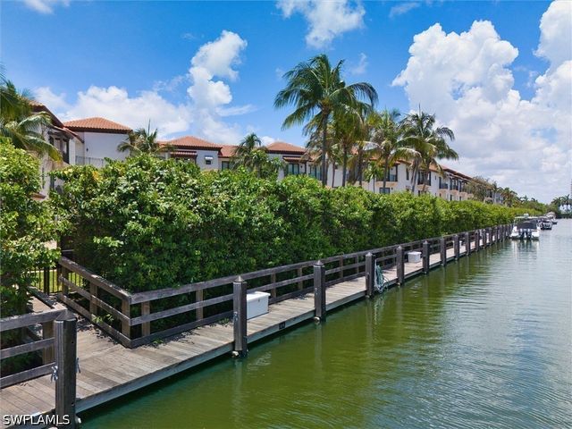 1500 5th AVE S, Naples, FL 34102