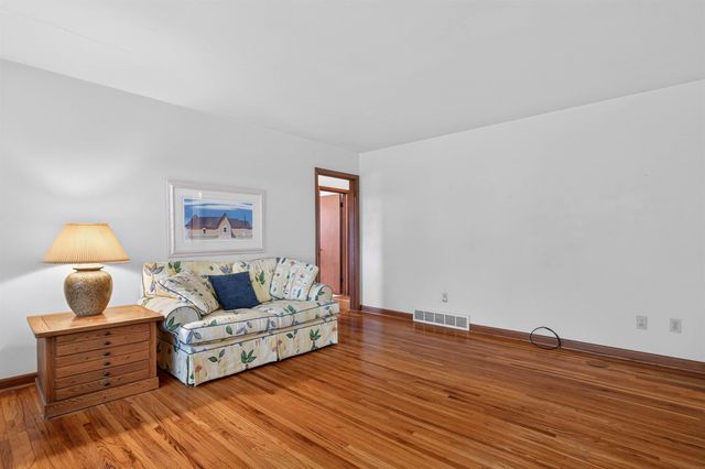 3118 Carlton Drive, Cedar Falls, IA 50613