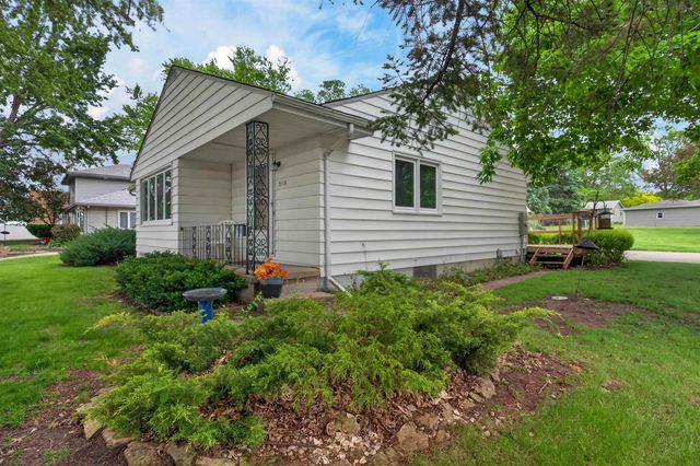 3118 Carlton Drive, Cedar Falls, IA 50613
