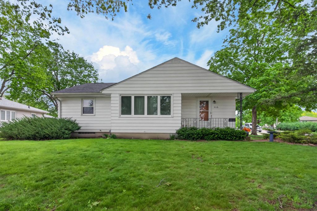 3118 Carlton Drive, Cedar Falls, IA 50613
