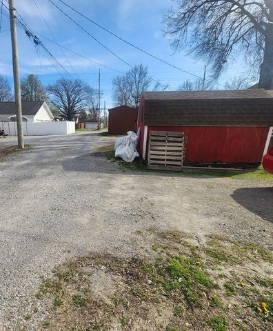 908 N 13th Street, Herrin, IL 62948