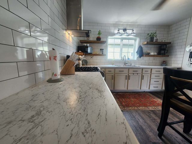 908 N 13th Street, Herrin, IL 62948