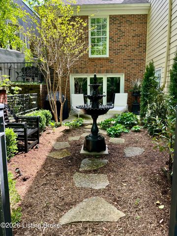 2 Brownsboro Hill Rd, Louisville, KY 40207