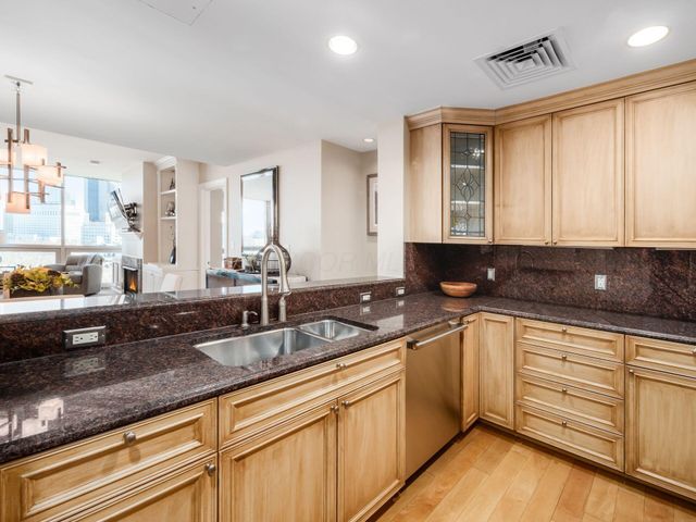 1 Miranova Place, 730, Columbus, OH 43215