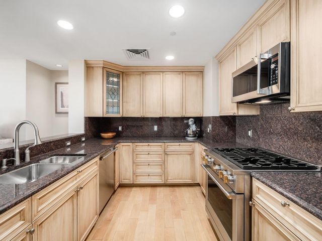 1 Miranova Place, 730, Columbus, OH 43215