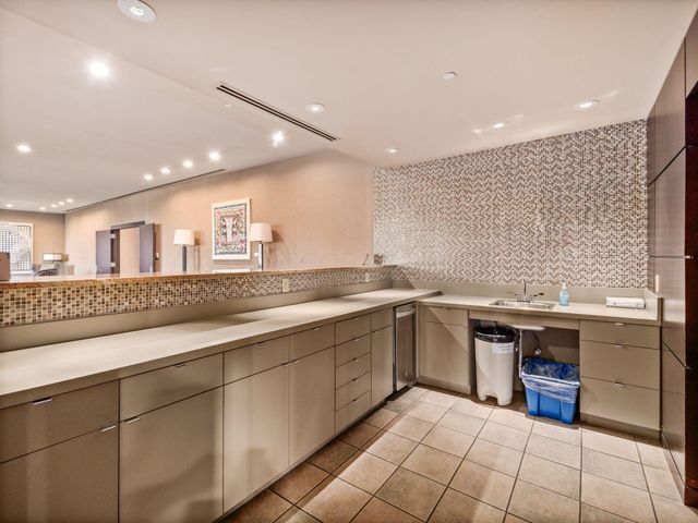 1 Miranova Place, 730, Columbus, OH 43215