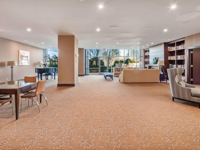 1 Miranova Place, 730, Columbus, OH 43215