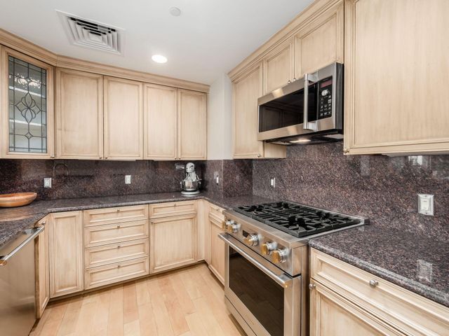 1 Miranova Place, 730, Columbus, OH 43215