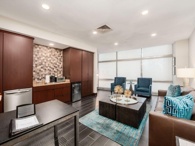 1 Miranova Place, 730, Columbus, OH 43215