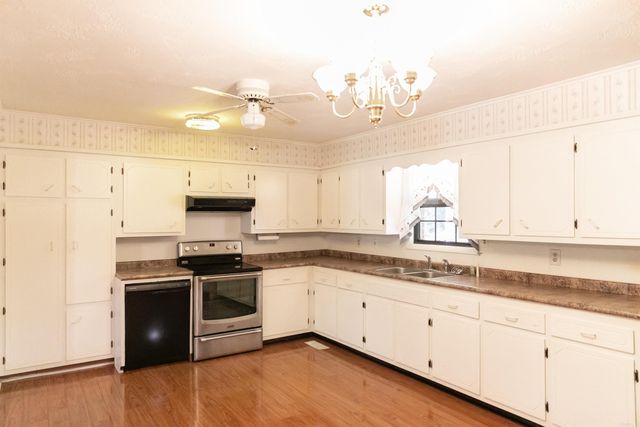 1207 W Unity Road, Paragould, AR 72450