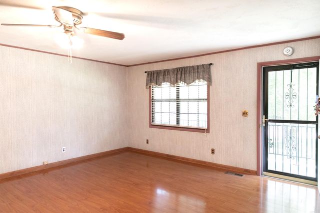 1207 W Unity Road, Paragould, AR 72450