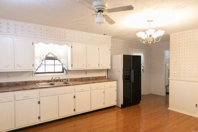1207 W Unity Road, Paragould, AR 72450