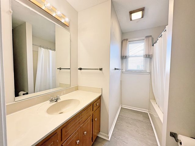 1760 Heritage Dr, Clarksville, TN 37043