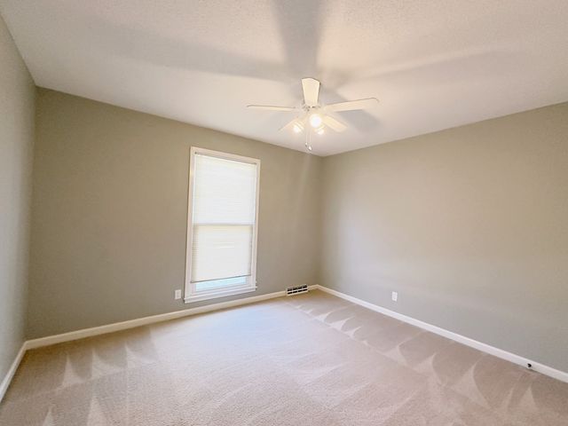 1760 Heritage Dr, Clarksville, TN 37043