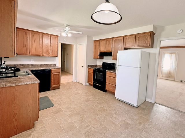 1760 Heritage Dr, Clarksville, TN 37043