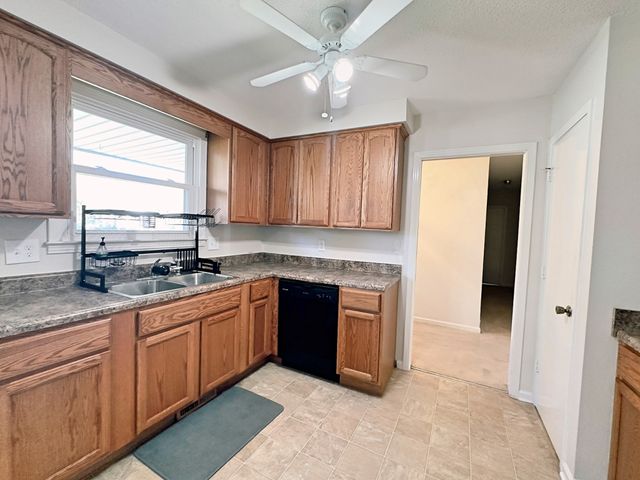 1760 Heritage Dr, Clarksville, TN 37043