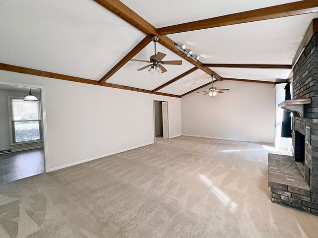 1760 Heritage Dr, Clarksville, TN 37043