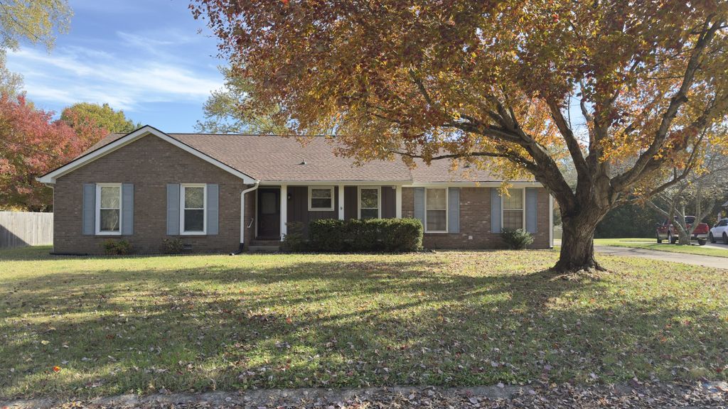 1760 Heritage Dr, Clarksville, TN 37043