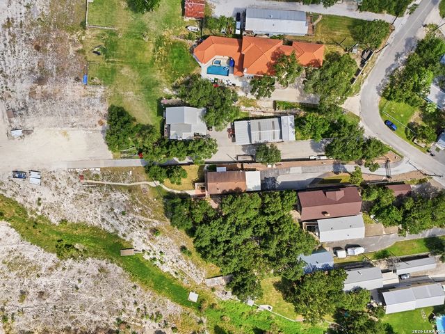 1565 Pebble Beach Road, Lakehills, TX 78063