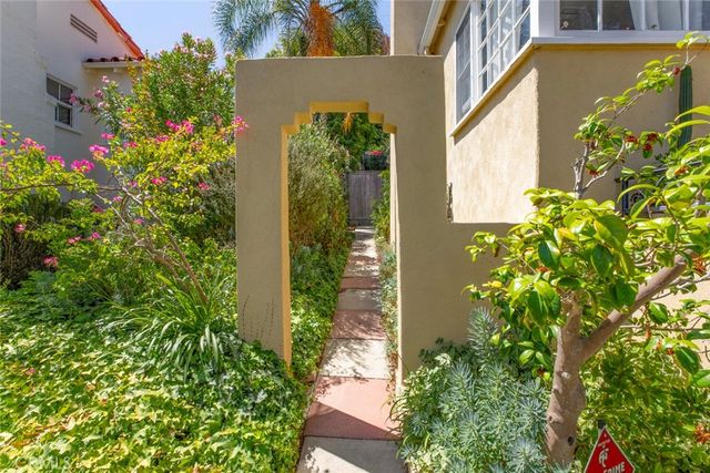 11316 Sunshine Ter, Studio City, CA 91604
