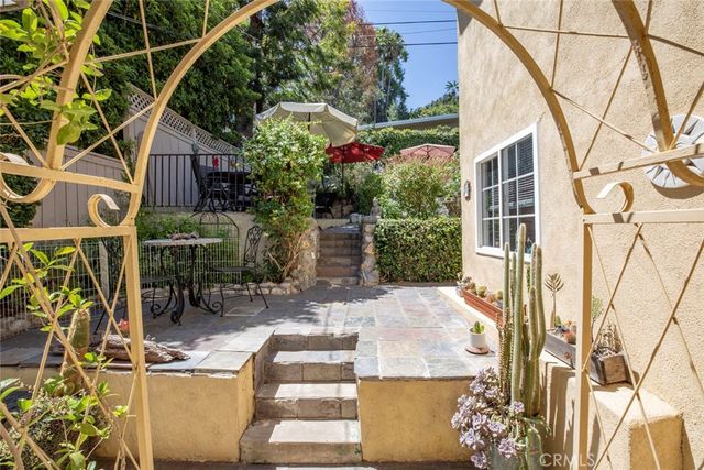 11316 Sunshine Ter, Studio City, CA 91604