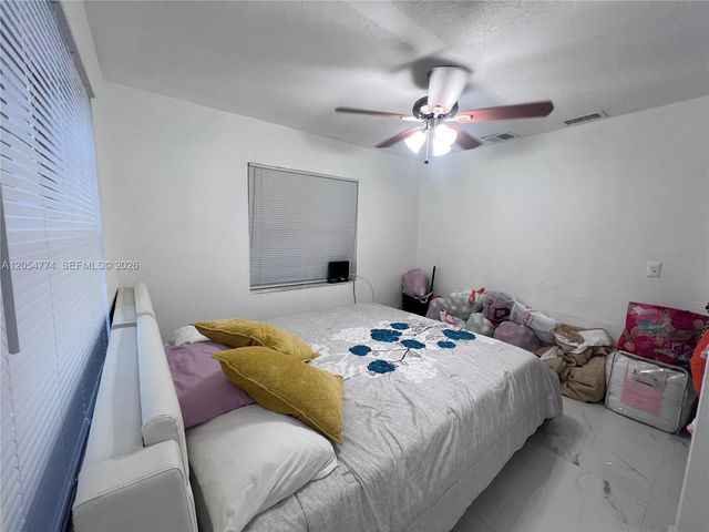 2001 SW 85th Ave, North Lauderdale, FL 33068