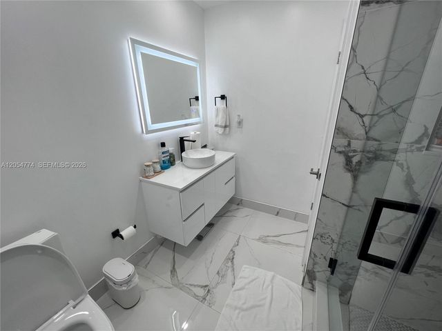 2001 SW 85th Ave, North Lauderdale, FL 33068