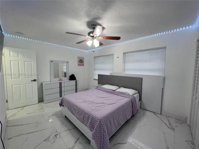 2001 SW 85th Ave, North Lauderdale, FL 33068