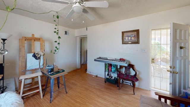 220 Princeton Drive SE, Albuquerque, NM 87106