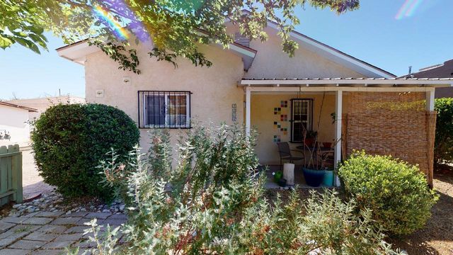 220 Princeton Drive SE, Albuquerque, NM 87106