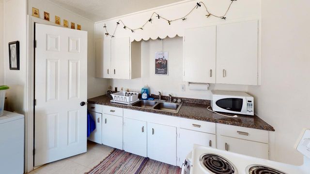 220 Princeton Drive SE, Albuquerque, NM 87106