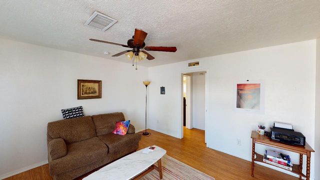 220 Princeton Drive SE, Albuquerque, NM 87106
