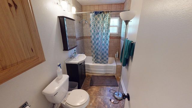 220 Princeton Drive SE, Albuquerque, NM 87106