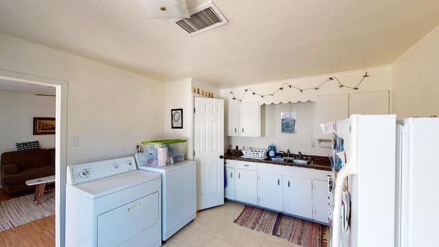 220 Princeton Drive SE, Albuquerque, NM 87106