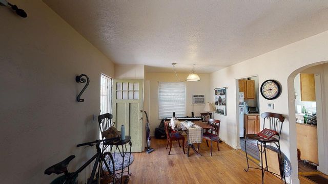 220 Princeton Drive SE, Albuquerque, NM 87106