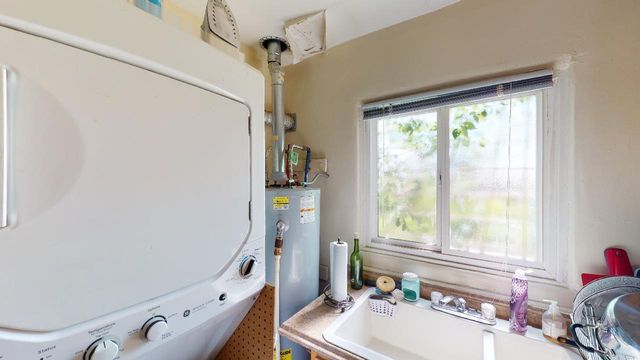 220 Princeton Drive SE, Albuquerque, NM 87106