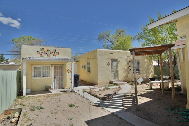 220 Princeton Drive SE, Albuquerque, NM 87106