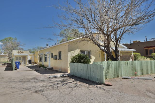 220 Princeton Drive SE, Albuquerque, NM 87106