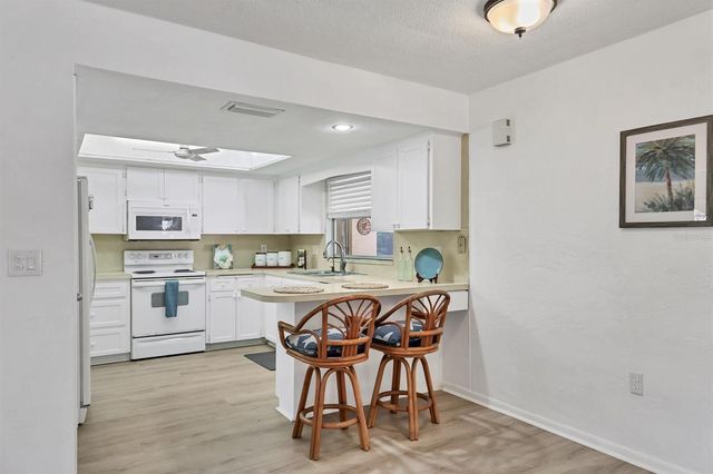 7232 WILLOW STREET, Sarasota, FL 34243