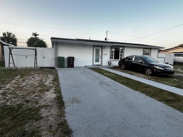 1271 W 79th Street, Hialeah, FL 33014
