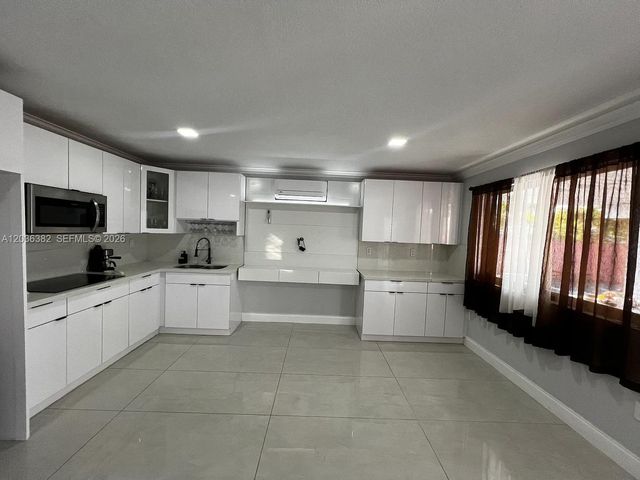 1271 W 79th Street, Hialeah, FL 33014