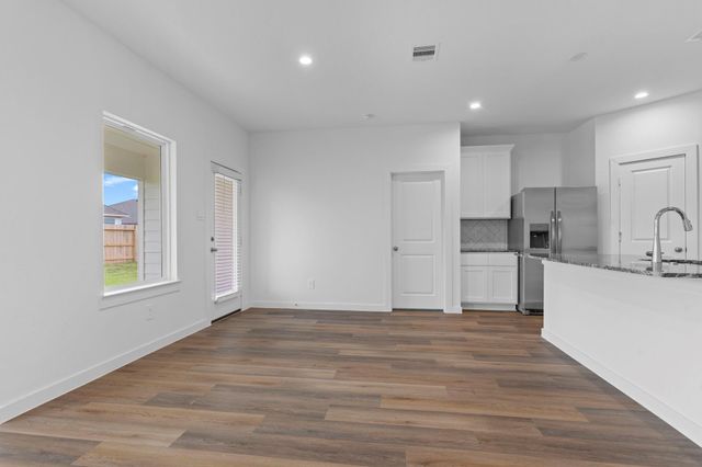 1017 Paddlefish Lane, Alvin, TX 77511