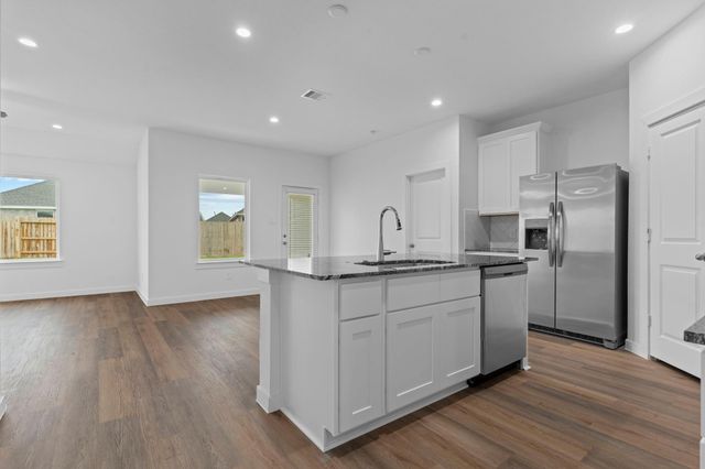 1017 Paddlefish Lane, Alvin, TX 77511