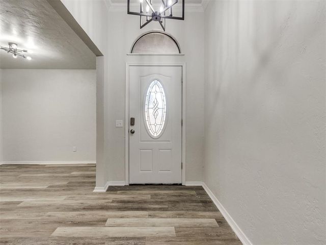 2116 NE 8th Street, Moore, OK 73160