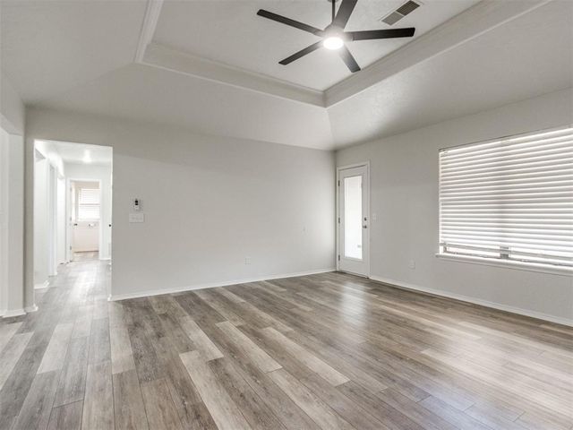 2116 NE 8th Street, Moore, OK 73160