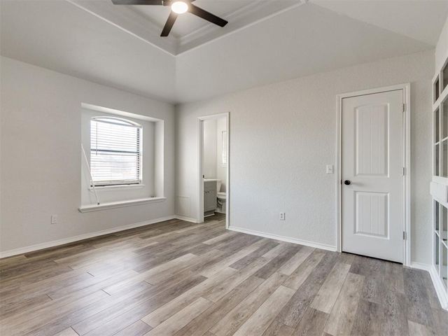2116 NE 8th Street, Moore, OK 73160