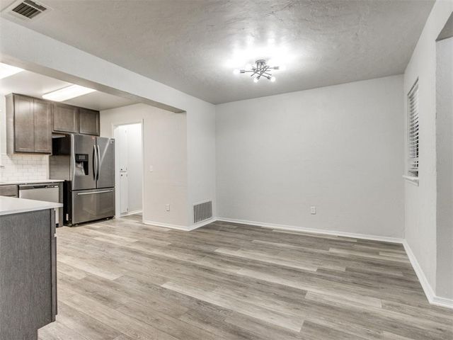 2116 NE 8th Street, Moore, OK 73160